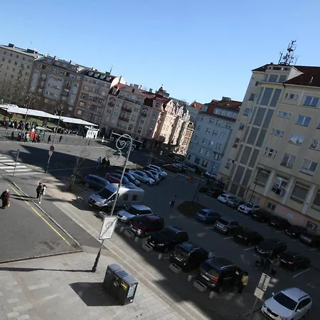 Lejlighed No 8 Zeyerova 17 *